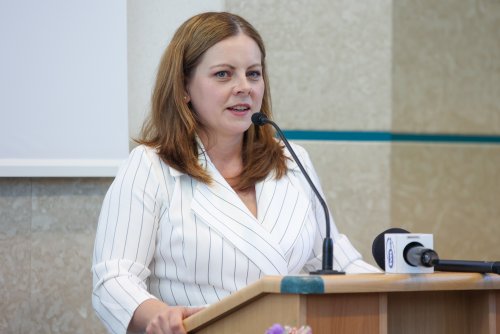 Prezydentka Gdyni Aleksandra Kosiorek podczas I sesji Rady Miasta Gdyni (fot. Karol Stańczak)