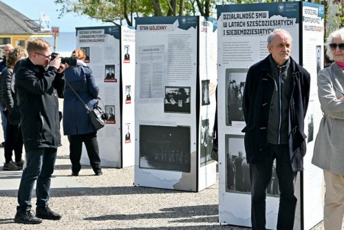 Wystawę gdańskiego IPN-u na temat Sądu Marynarki Wojennej można zobaczyć na placu Wolnej Ukrainy (fot. Magdalena Czernek)