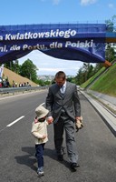 otwarcie Trasy Kwiatkowskiego - radny Marcin Wołek z synem, foto: Dorota Nelke