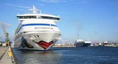 Cruising ship in Gdynia port, photo by Tadeusz Urbaniak (Port of Gdynia Authority) Cruising ship in Gdynia port, photo by Tadeusz Urbaniak (Port of Gdynia Authority)