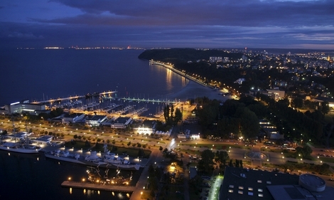 Nocna panorama Gdyni z Sea Towers, fot. Przemysław Kozłowski (Agencja Rozwoju Gdyni) Nocna panorama Gdyni z Sea Towers, fot. Przemysław Kozłowski (Agencja Rozwoju Gdyni)