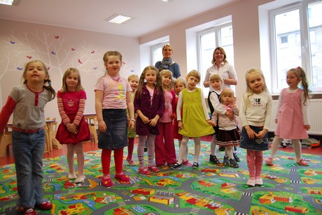 Otwarcie nowej siedziby Młodzieżowego Domu Kultury - dzieci w jednej z pracowni; fot.: Dorota Nelke