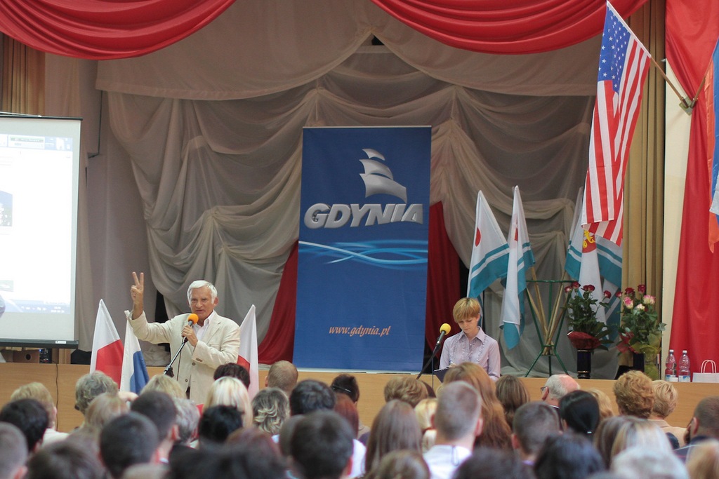 Przewodnicz�cy Parlamentu Europejskiego Jerzy Buzek