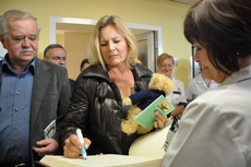 Uśmiechnięte odwiedziny u małych pacjentów Szpitala Miejskiego w Gdyni, fot. Dorota Nelke