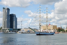 STS Fryderyk Chopin podczas odwiedzin w Gdyni we wrześniu 2012 r.