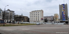 Tymczasowy płot okalający działkę przeznaczoną pod budowę Gdyńskiego Centrum Filmowego, fot. Dorota Nelke