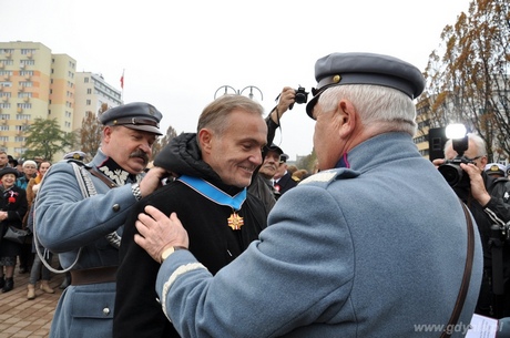 Medal dla prezydenta od Piłsudczyków, fot. Sylwia Szumielewicz - Tobiasz