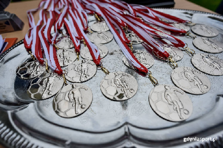 Medale dla zwycięzców turnieju „One Year To Go”, fot. gdyniasport.pl