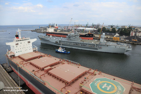 USS Mount Whitney w gdyńskim porcie, fot. Tadeusz Urbaniak / www.port.gdynia.pl