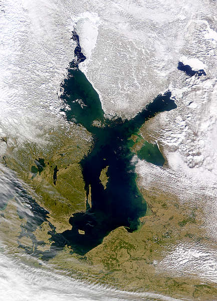 Zdjcie satelitarne na Batyk w zimie. rdo: Encyklopedia Wikipegia