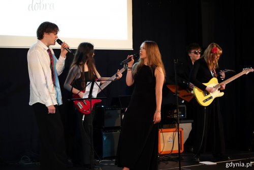 Koncert charytatywny w X LO w Gdyni (fot. Magda Śliżewska)