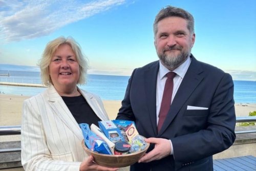 Przewodnicząca Rady Miasta Kilonii Bettina Aust oraz przewodniczący Rady Miasta Gdyni Tadeusz Szemiot (fot. Robert Sochacki)