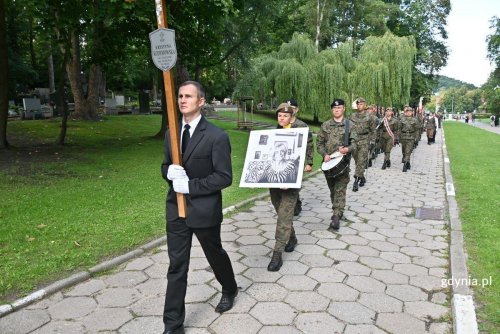 W asyście wojskowej odprowadzono w ostatniej drodze Krystynę Kodymowską „Stokrotkę” na Cmentarzu Centralnym Srebrzysko w Gdańsku (fot. Waldemar Ulanowski)