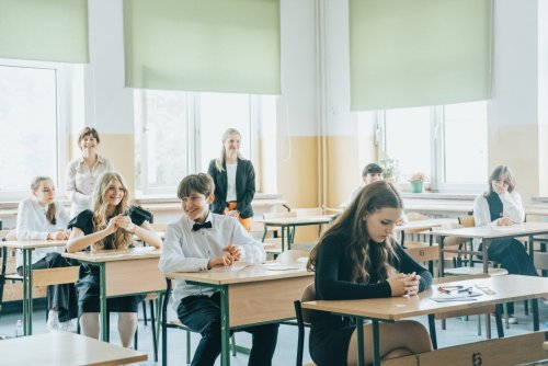 W połowie maja ośmioklasistki i ośmioklasiści po raz pierwszy w życiu przystąpią do ogólnopolskiego egzaminu sprawdzającego ich wiedzę (fot. Filip Śmigielski)
