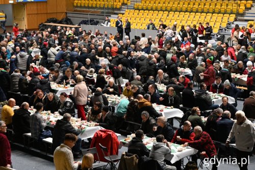 Tradycyjne spotkanie wigilijne dla samotnych i potrzebujących (fot. Magdalena Starnawska)