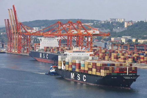 Port Gdynia (fot. Tadeusz Urbaniak)