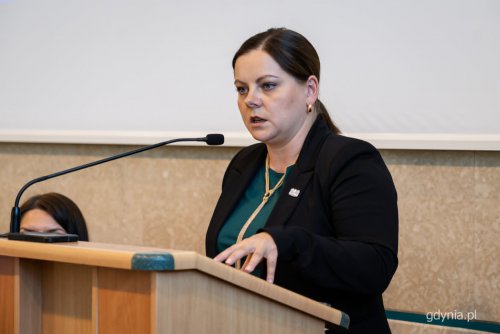 Prezydent Gdyni Aleksandra Kosiorek otrzymała absolutorium oraz wotum zaufania od Rady Miasta Gdyni. (fot. Kamil Złoch)