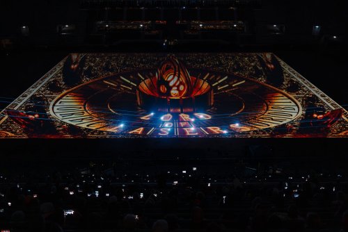 Atrakcją wieczoru poza meczem będzie pokaz laserów (fot. Lord Of Lasers)