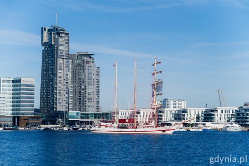 ORP „Iskra” szczęśliwie powrócił do portu w Gdyni (fot. Paweł Budziński)