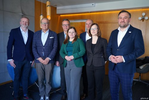 Na zdjęciu m.in.: prezydent Gdyni Aleksandra Kosiorek, wiceprezydent Gdyni Tomasz Augustyniak, prezes Marion Waldemar Ostrowski (fot. Magdalena Starnawska)