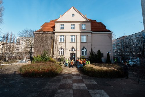 W budynku przy ul. 10 Lutego 26 powstaje m.in. 13 sal warsztatowych, aula oraz kawiarenka (fot. archiwum Laboratorium Innowacji Społecznych)