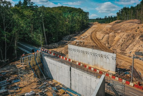 Prace przy obiekcie mostowym na ul. Witomińskiej (fot. M.Mielewski, ZDIZ Gdynia