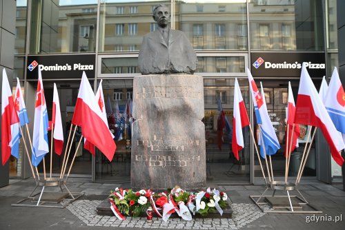 Pomnik Eugeniusza Kwiatkowskiego (fot. Karolina Szypelt)