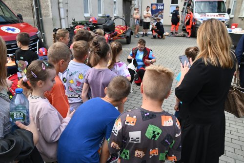 Dzieci i dorośli bardzo licznie wzięli udział w obchodach Dnia Ratownika Medycznego w Gdyni (fot. Magdalena Starnawska)