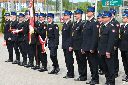 Gdyńscy funkcjonariusze Straży Pożarnej podczas obchodów Dnia Strażaka, na placu przed Jednostką Ratowniczo-Gaśniczą nr 4 Gdynia. (fot. Zofia Marczak)