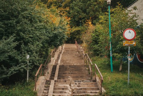 Schody przy ul. Żelaznej na Pogórzu (fot. Marcin Mielewski)