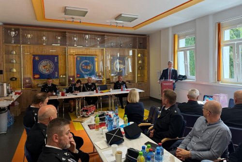 X Zjazd Oddziału Powiatowego Związku Ochotniczych Straży Pożarnych RP w Gdyni za nami. Na zdjęciu przemawia Rafał Geremek, wiceprezydent Gdyni. (fot. Adam Labuhn/OSP PKM Gdynia)