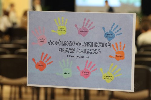 20 listopada: Międzynarodowy Dzień Praw Dziecka w I Akademickim Liceum Ogólnokształcącym w Gdyni (fot. Katarzyna Balcerzak)