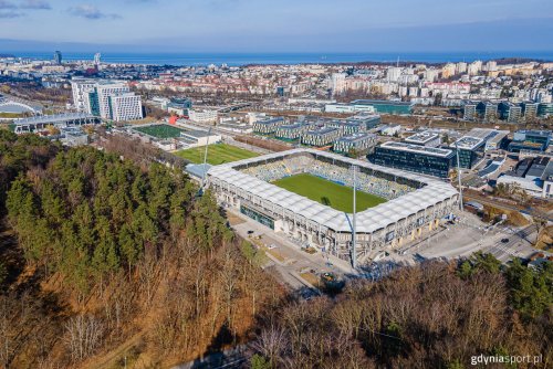 Nowa murawa na Stadionie Miejskim w Gdyni (fot. Patryk Zaputowicz)
