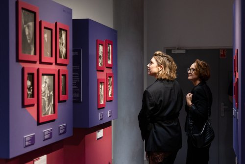 W kwietniu odbędzie się m.in. oprowadzanie po wystawie „Światło Gdyni. Fotografie Bolesławy i Edmunda Zdanowskich 1945-1970” (fot. Alina Żemojdzin)