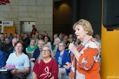Małgorzata Sokołowska to dziennikarka i pisarka, niezrównana narratorka. 8 lipca spotkała się z czytelnikami w Muzeum Miasta Gdyni (fot. Karolina Szypelt)