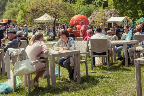 Przed nami 18. edycja „Ogrodu & Wielkiej Majówki” – wydarzenia, które od lat łączy pasjonatów natury, smaków i rodzinnego relaksu. (fot. https://www.ogrod-gdynia.pl)