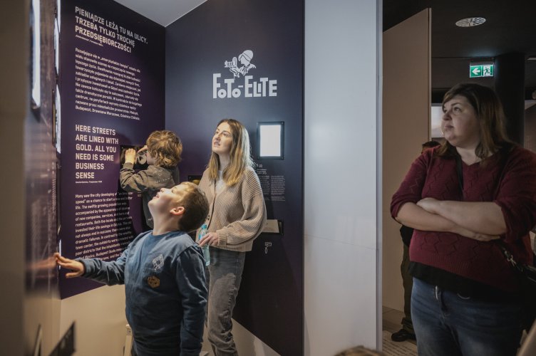 „Gdynia Dzieło Otwarte ” – oprowadzanie po wystawie stałej: port, morze, architektura