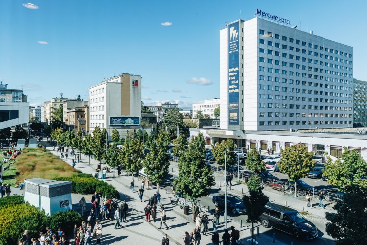 Magia kina w przestrzeni miejskiej. Festiwal filmowy w Gdyni jako zjawisko społeczne