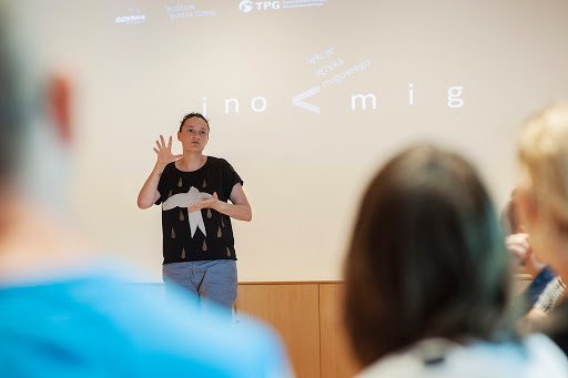 Ino mig - podstawy języka migowego online