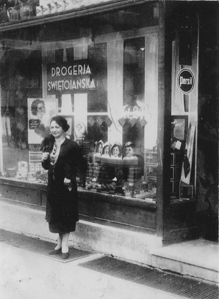 Gdynia nieznana: przedwojenna prasa o kobietach