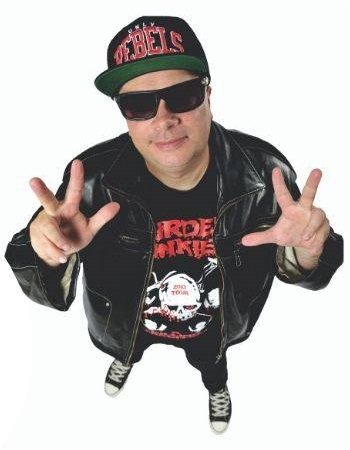 Stand up comedy Krzysztofa Skiby // mat. Biblioteka Gdynia