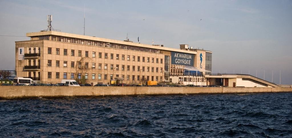 Modernizm, Akwarium gdyńskie - widok budynku z zewnątrz