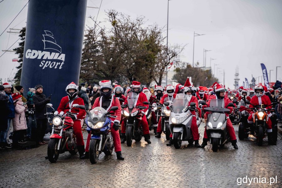 „Mikołaje na motocyklach” podczas zeszłorocznej edycji imprezy. Fot. Kamil Złoch/archiwum