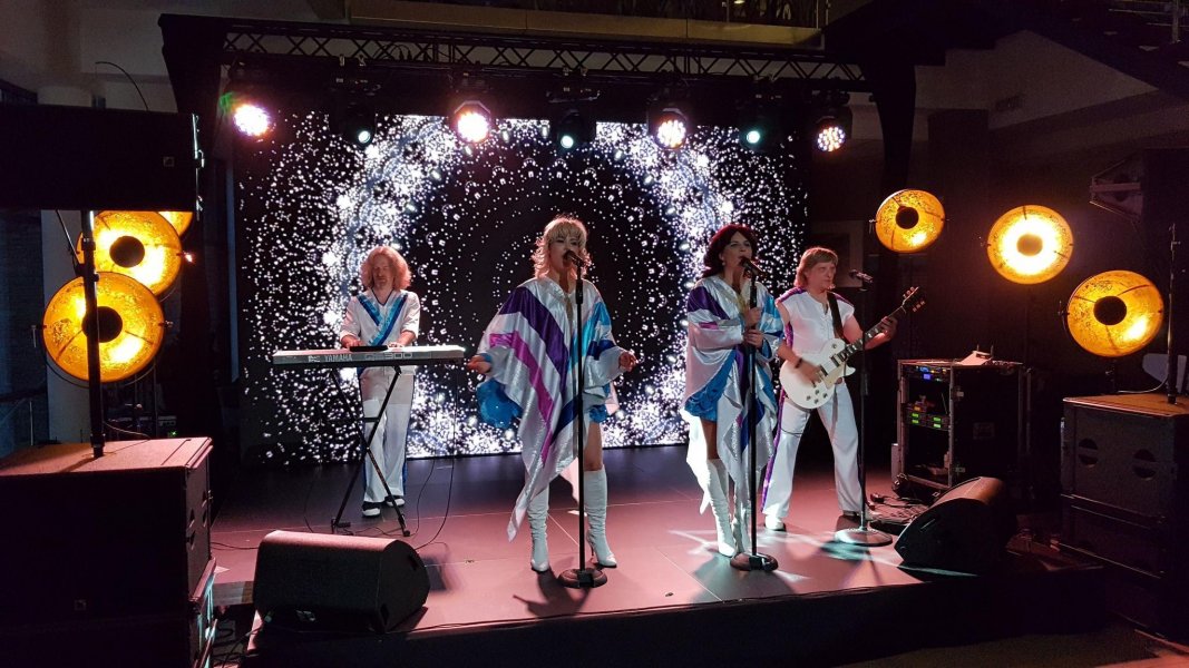 Abba Tribute Show. Rejs z zejściem na ląd i koncertem zespołu FAAN