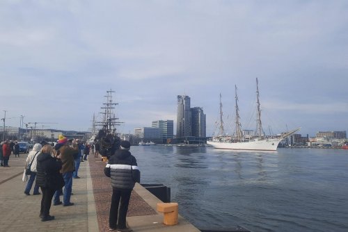 Gdynianie żegnają „Dar Młodzieży