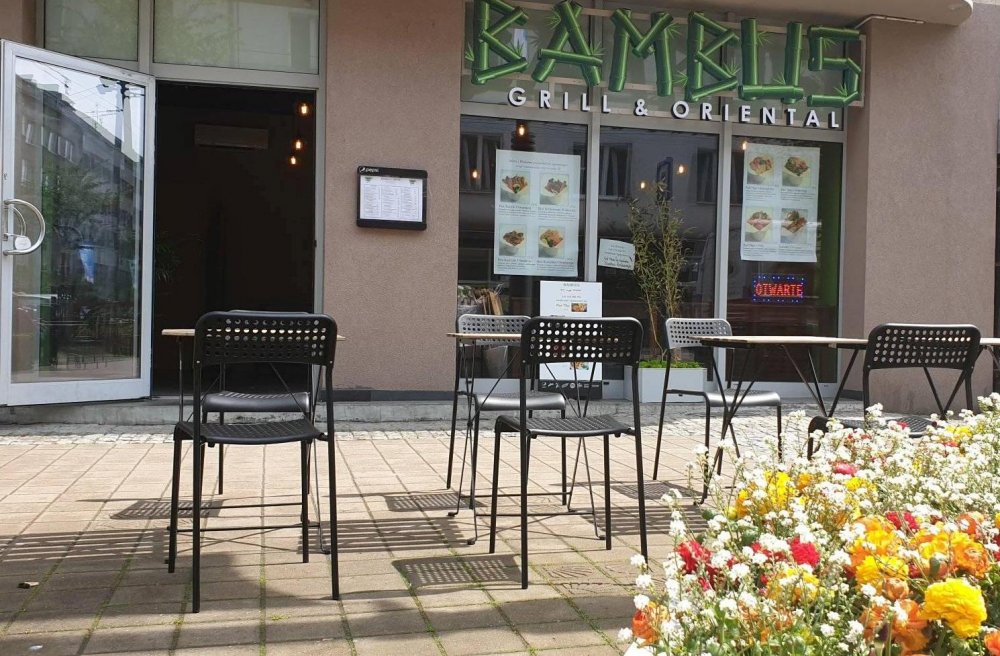 Widok z zewnątrz lokalu Bambus