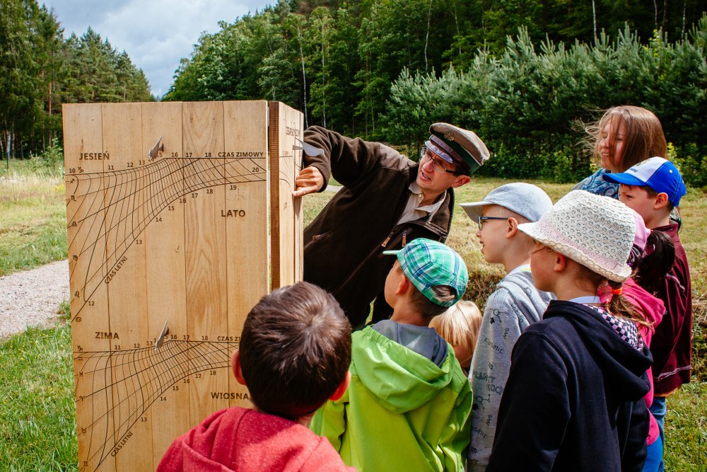 Leśny Ogród Botaniczny Marszewo, zajęcia edukacyjne z zegarem słonecznym