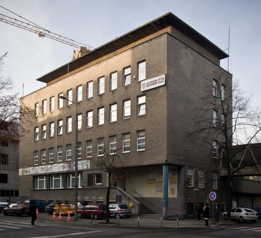 Modernizm, budynek YMCA - widok budynku z zewnątrz