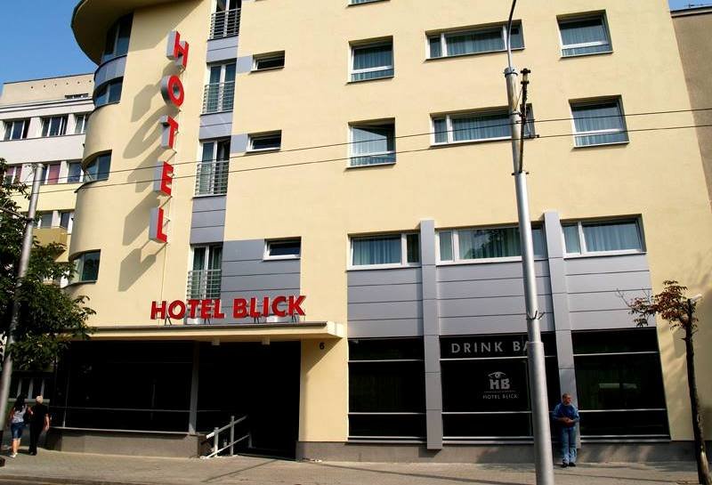 Widok na hotel Blick z zewnątrz