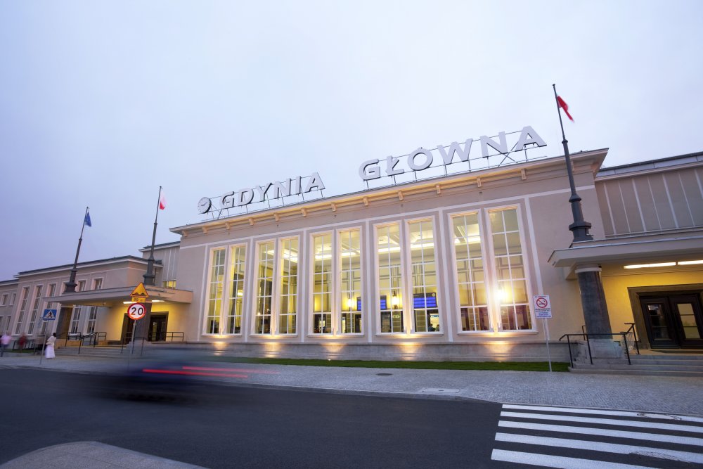 Dworzec Gdynia Główna widok budynku z zewnątrz